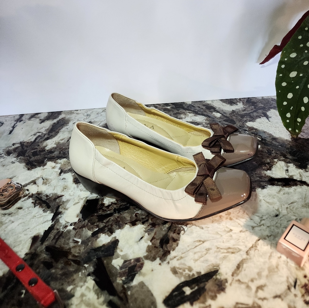 Diana Well Fit Chic Cream and Brown Women's Wedges